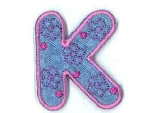 Applicatie letter K (serie kleur 749 rose/paars/geel/blauw)