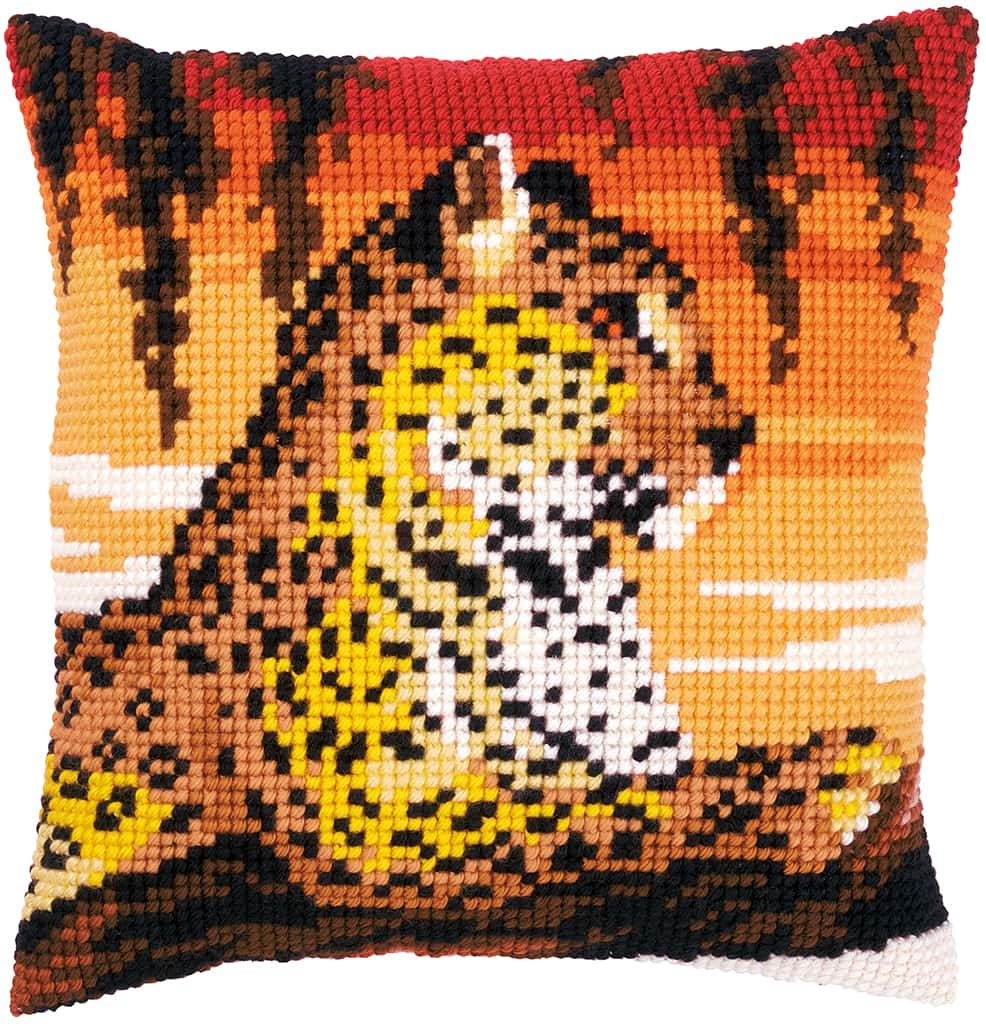 Vervaco KRUISSTEEKKUSSEN KIT LUIPAARD IN AVONDLICHT Art nr. PN-0162253 40 x 40 cm 