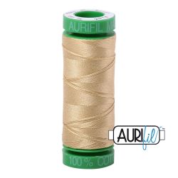 Aurifil Mako 40 kleur 2915 Very Light Brass 150 meter