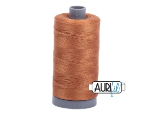 Aurifil Cotton Mako 28 kleur 2335 Light Cinnamon 750 meter