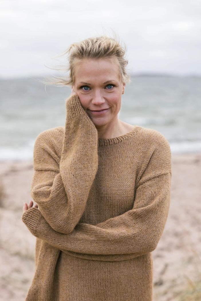 Patroon Novita Kaarna Jurk kwaliteit Wonder Wool 4ply en Tuuli