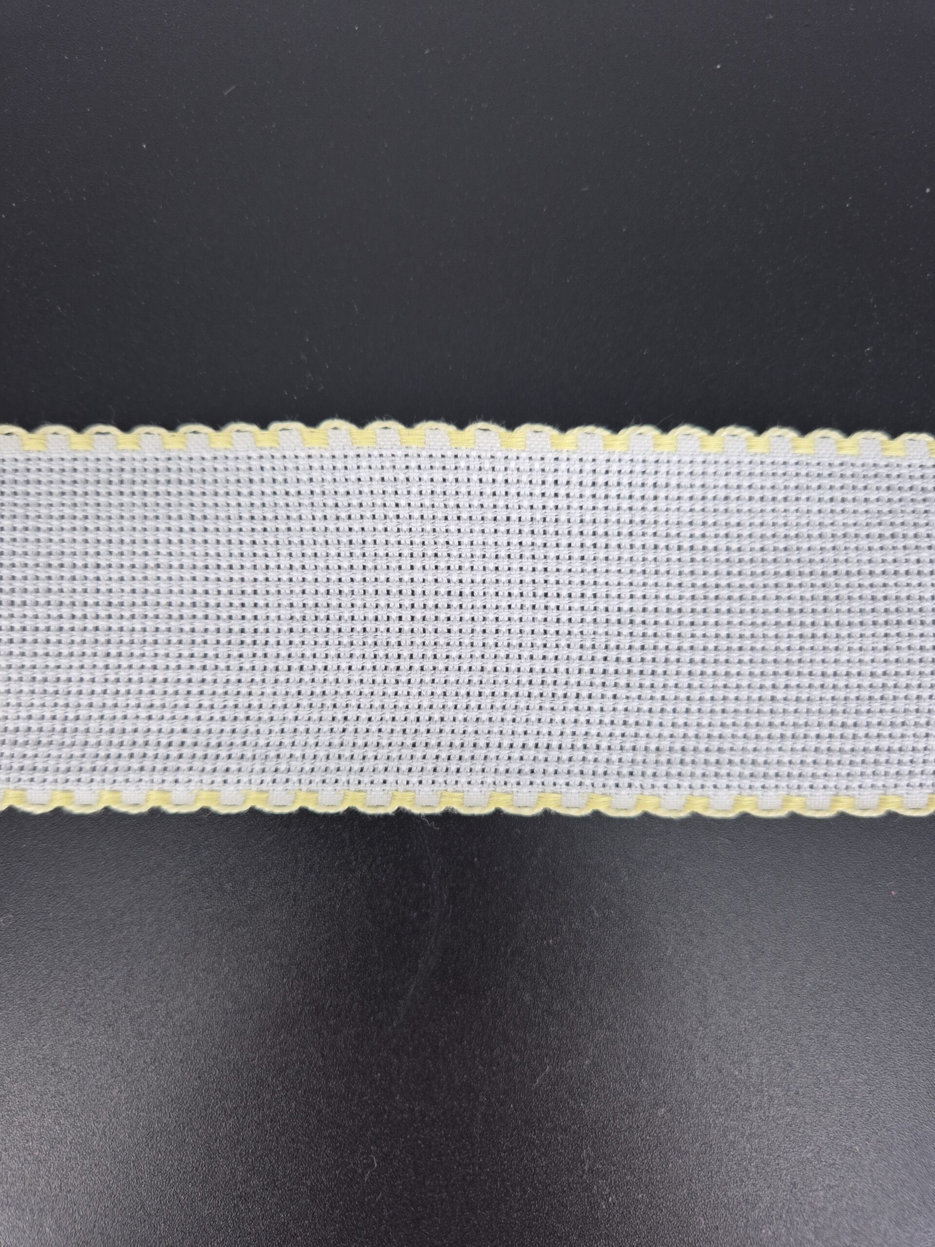 Aidaband 5 cm wit rand geel