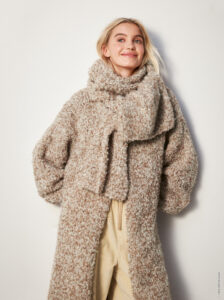 Lana Grossa Easy No. 3 – Model 24 – Sjaal van Orsetto (Nera)