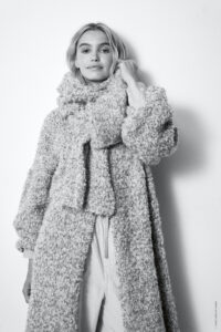Lana Grossa Easy No. 3 – Model 24 – Sjaal van Orsetto (Nera)